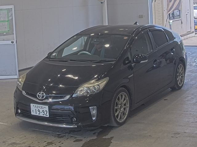 TOYOTA PRIUS — фото