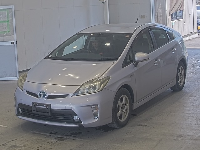 TOYOTA PRIUS — фото