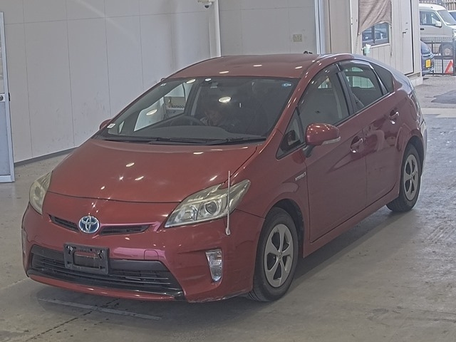 TOYOTA PRIUS — фото