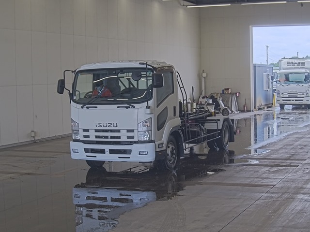 ISUZU FORWARD — фото