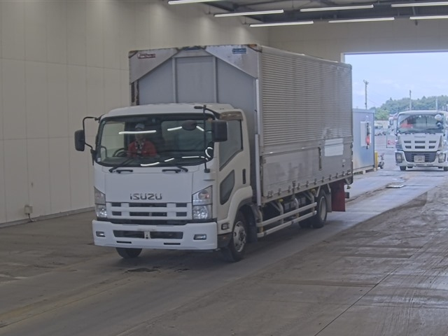 ISUZU FORWARD — фото