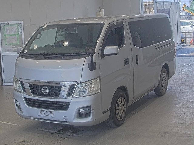 NISSAN CARAVAN — фото