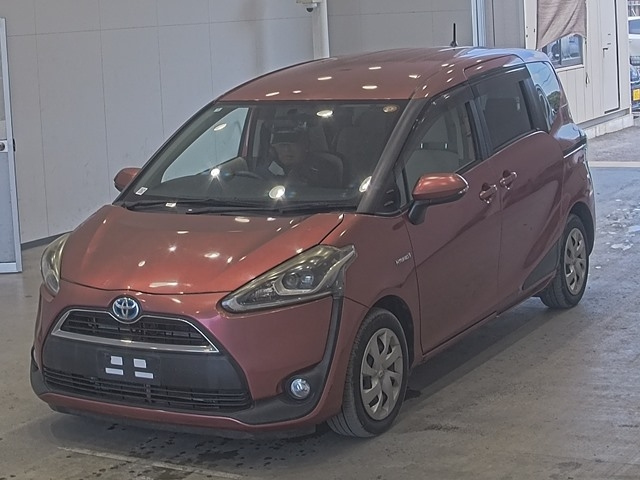 TOYOTA SIENTA — фото