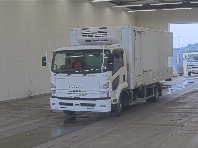 ISUZU FORWARD — фото