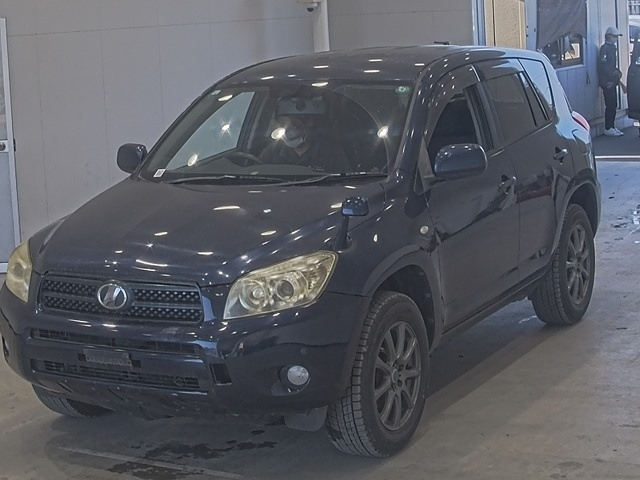 TOYOTA RAV4 — фото