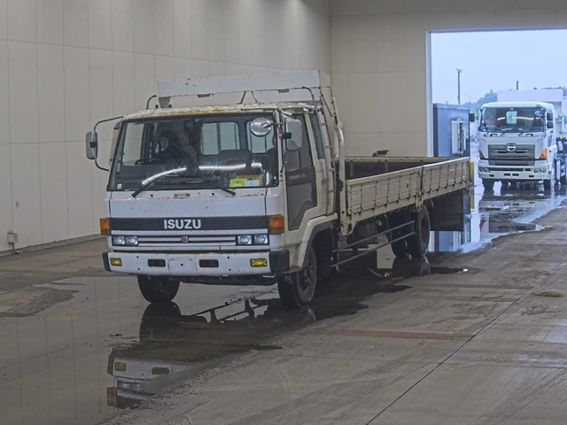 ISUZU FORWARD — фото