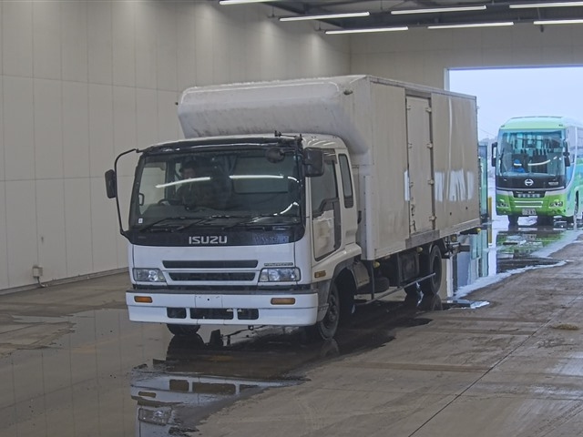 ISUZU FORWARD — фото