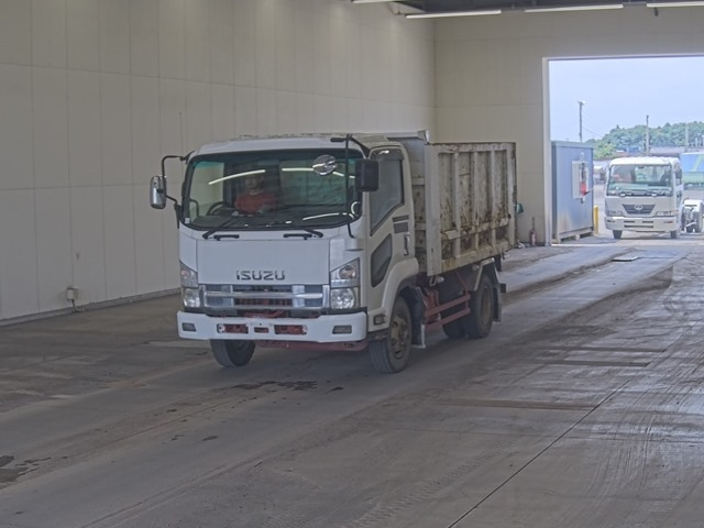 ISUZU FORWARD — фото
