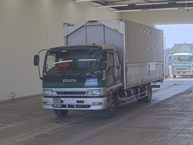 ISUZU FORWARD — фото