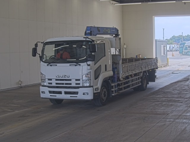 ISUZU FORWARD — фото