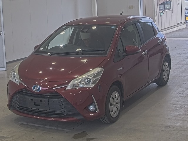 TOYOTA VITZ — фото