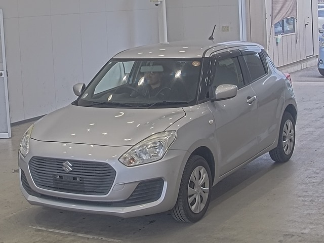 SUZUKI SWIFT — фото