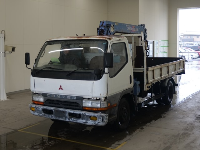 MITSUBISHI CANTER — фото
