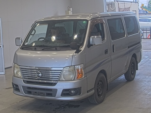 NISSAN CARAVAN — фото