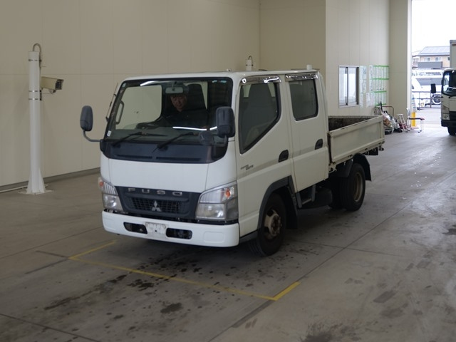 MITSUBISHI CANTER — фото