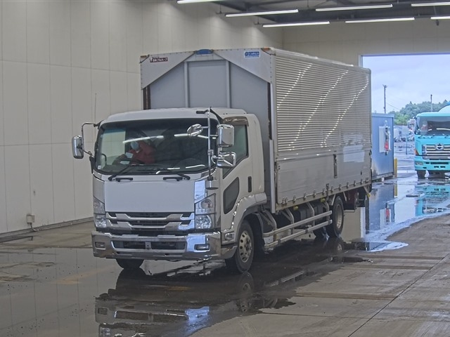 ISUZU FORWARD — фото