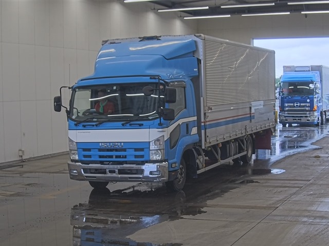 ISUZU FORWARD — фото