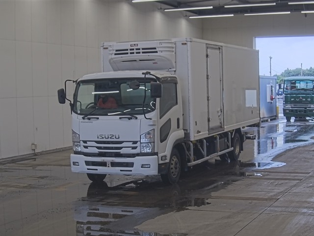 ISUZU FORWARD — фото