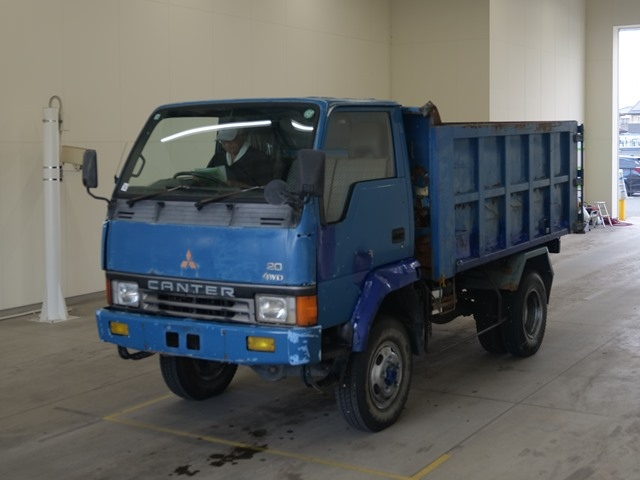 MITSUBISHI CANTER — фото