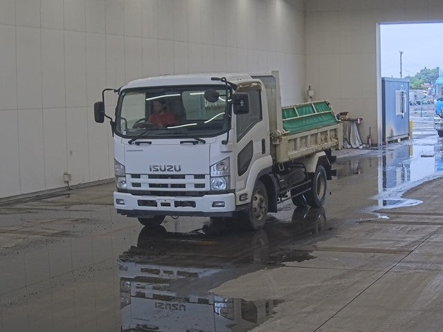 ISUZU FORWARD — фото