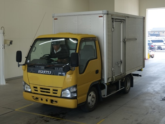 ISUZU ELF — фото