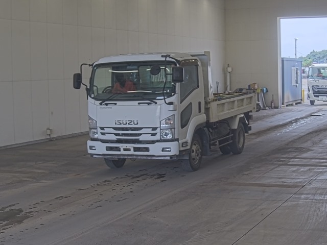 ISUZU FORWARD — фото