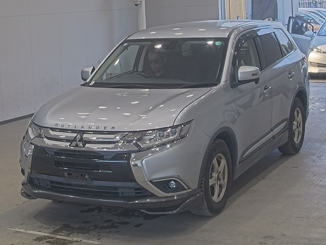 MITSUBISHI OUTLANDER — фото