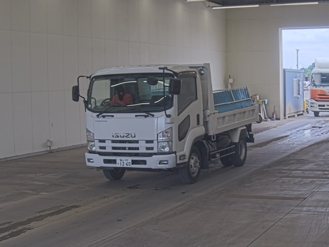 ISUZU FORWARD — фото