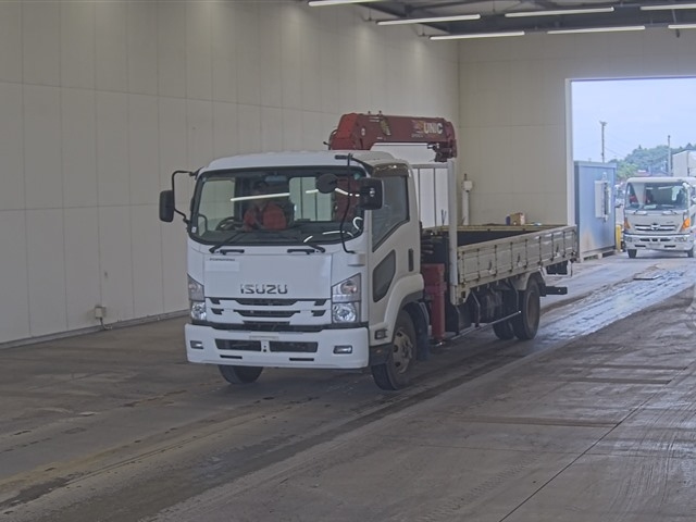 ISUZU FORWARD — фото
