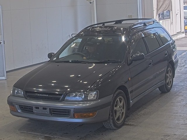 TOYOTA CALDINA — фото