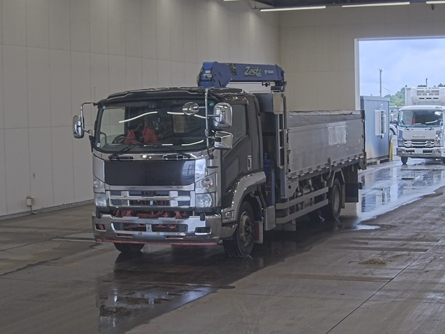 ISUZU FORWARD — фото