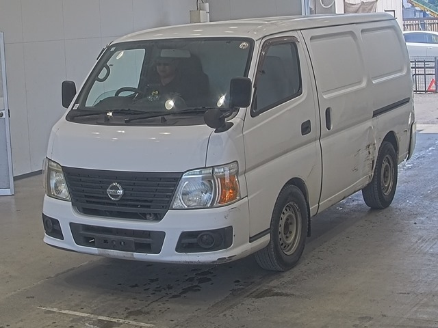 NISSAN CARAVAN — фото