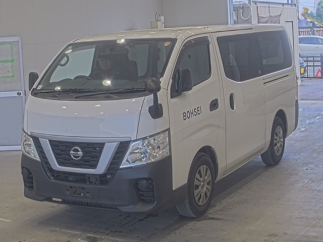 NISSAN CARAVAN — фото