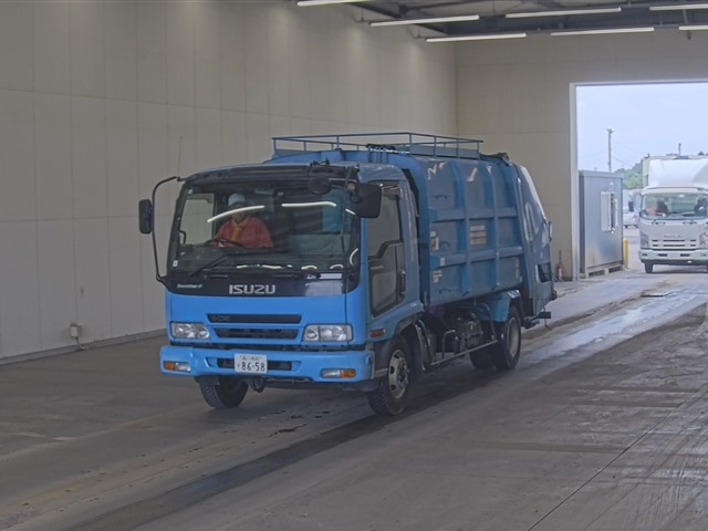 ISUZU FORWARD — фото