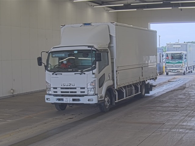 ISUZU FORWARD — фото