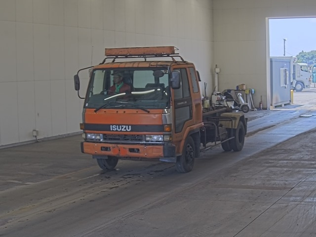 ISUZU FORWARD — фото