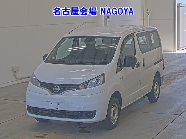 NISSAN NV200 — фото
