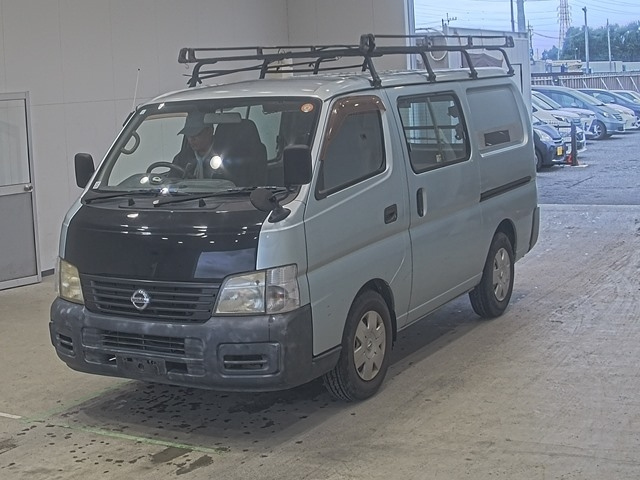 NISSAN CARAVAN — фото