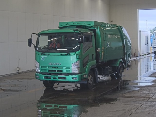 ISUZU FORWARD — фото