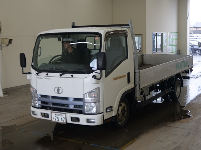 NISSAN CONDOR — фото
