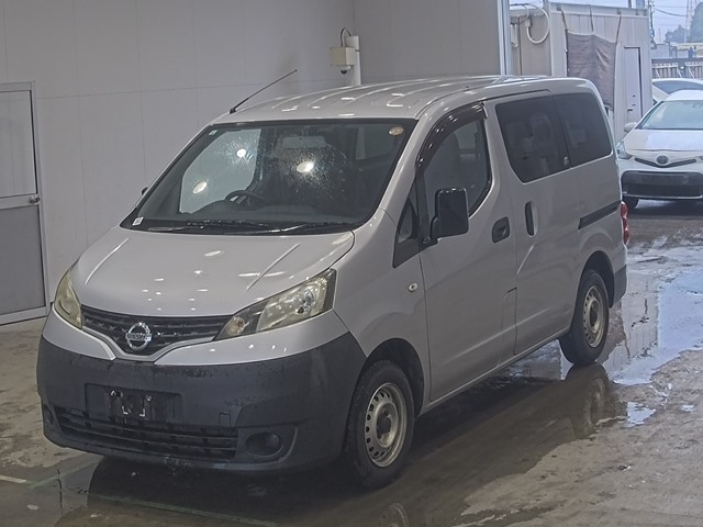 NISSAN NV200 — фото