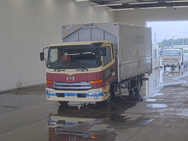 NISSAN CONDOR — фото