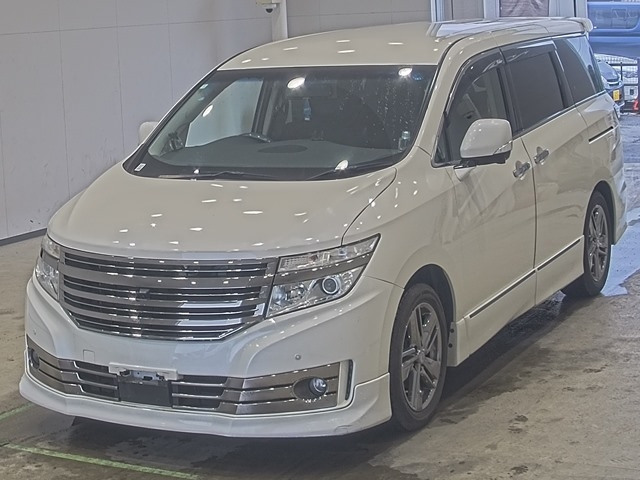 NISSAN ELGRAND — фото