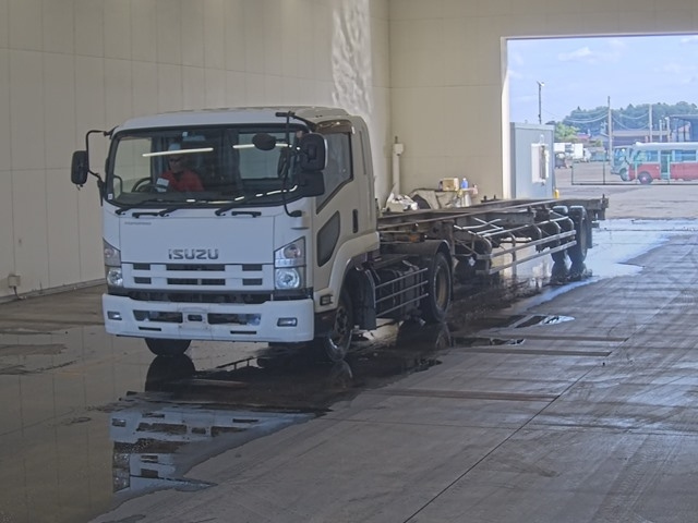 ISUZU FORWARD — фото