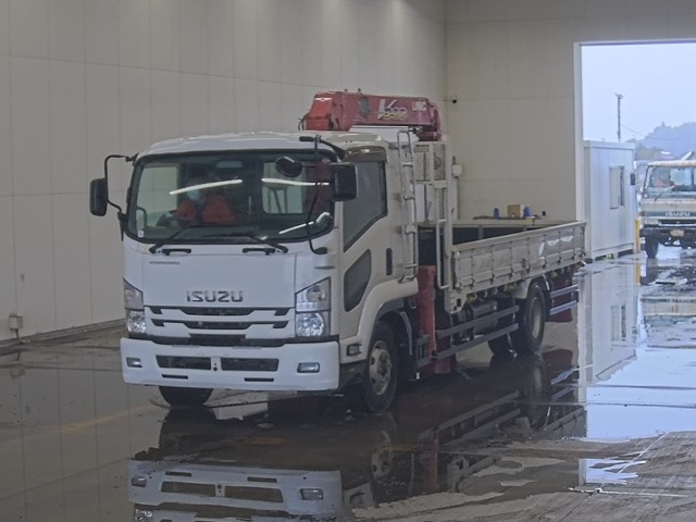 ISUZU FORWARD — фото