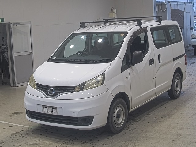 NISSAN NV200 — фото