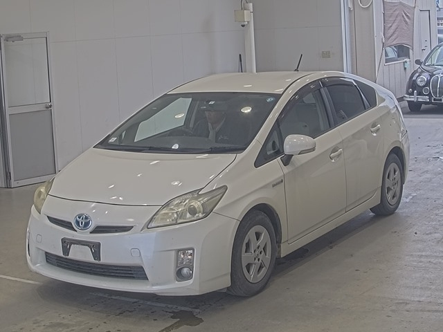 TOYOTA PRIUS — фото