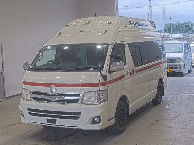 TOYOTA HIACE — фото