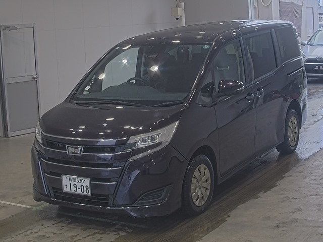 TOYOTA NOAH — фото