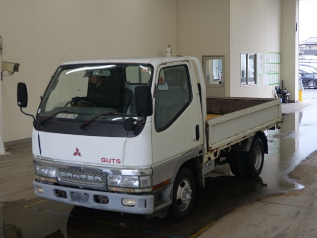 MITSUBISHI CANTER — фото